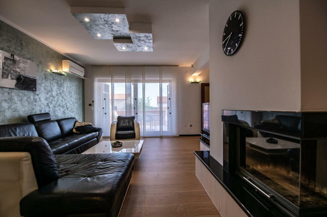 Cave Romane Apartment With Private Pool And Sea View 温克兰 外观 照片